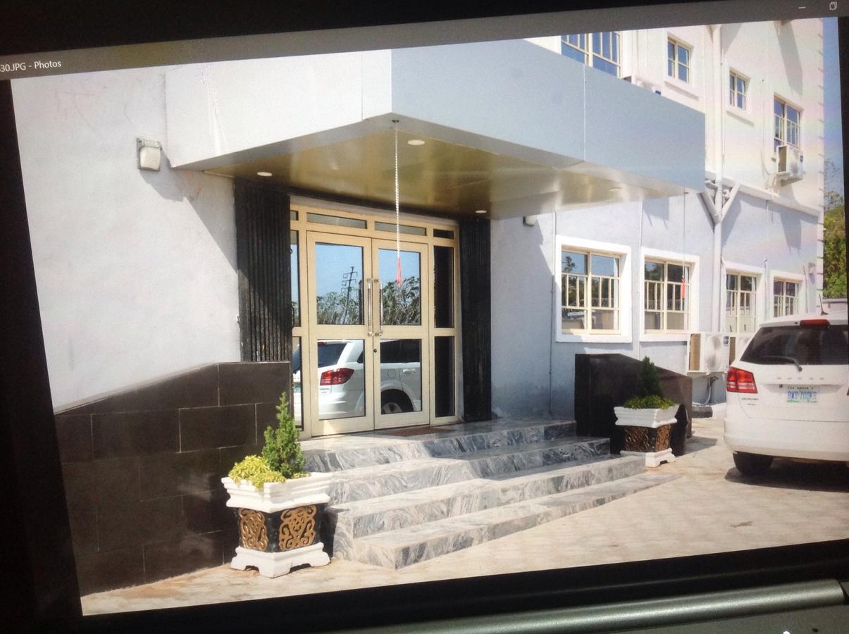 Peace Media Hotels Abuja Buitenkant foto