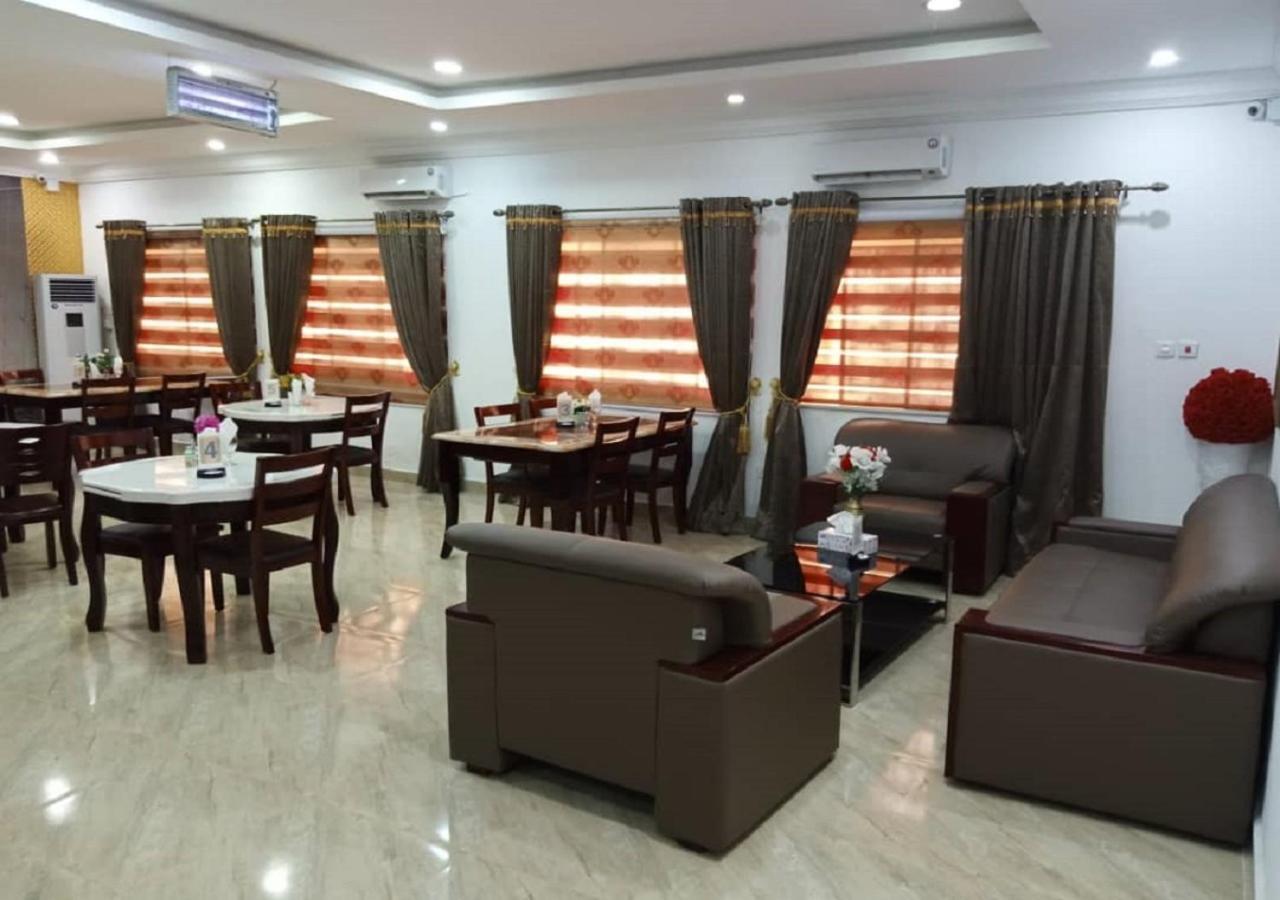 Peace Media Hotels Abuja Buitenkant foto