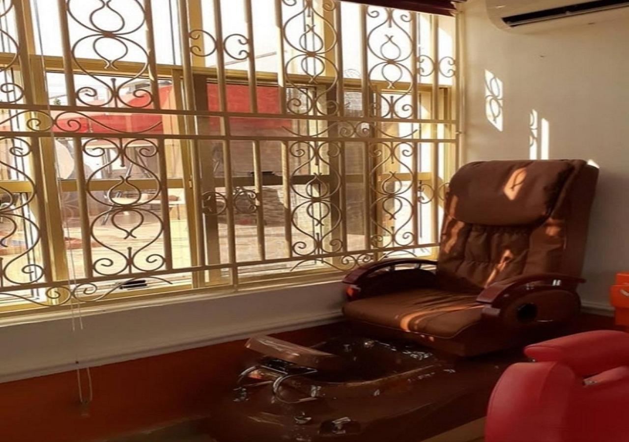 Peace Media Hotels Abuja Buitenkant foto