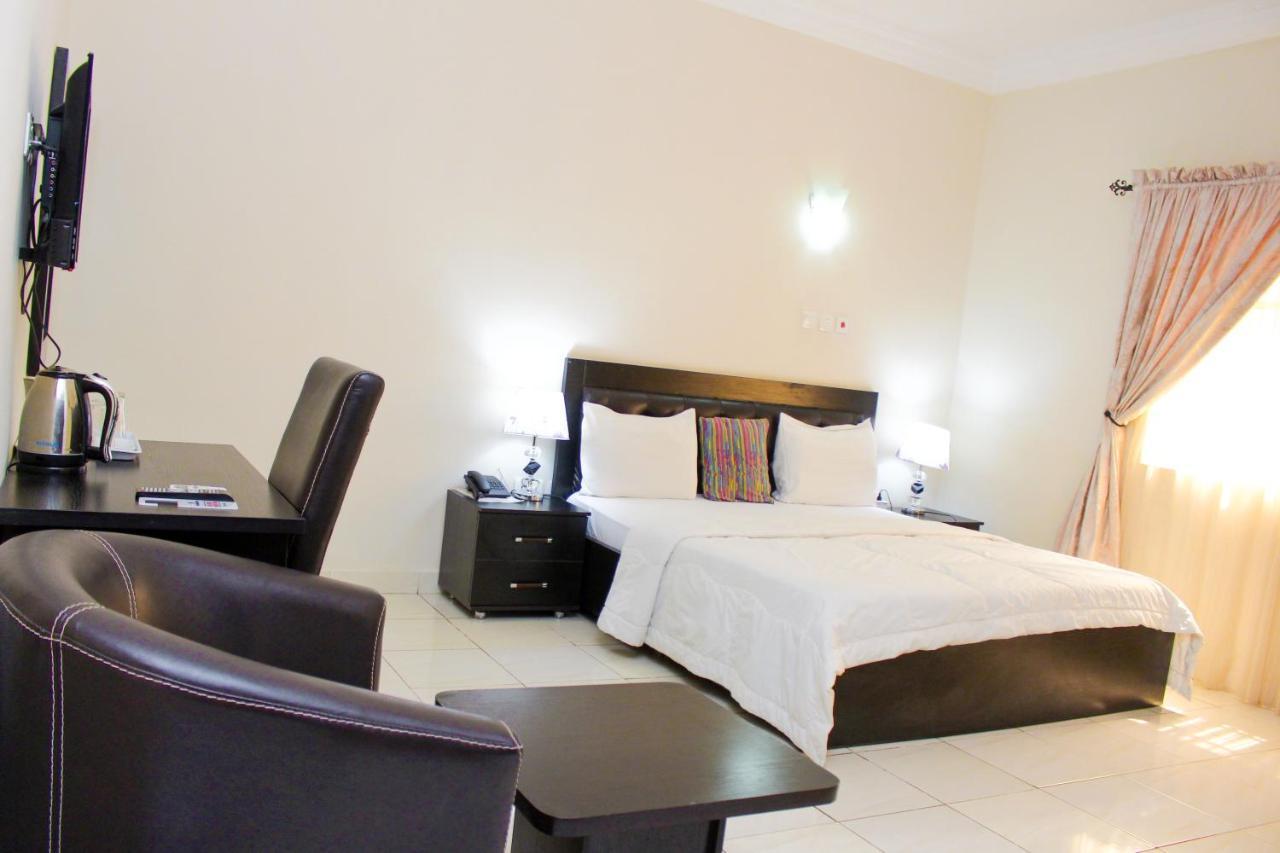 Peace Media Hotels Abuja Buitenkant foto